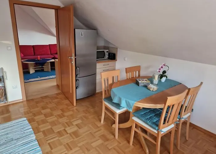 公寓 Apartma Aurora Hrase