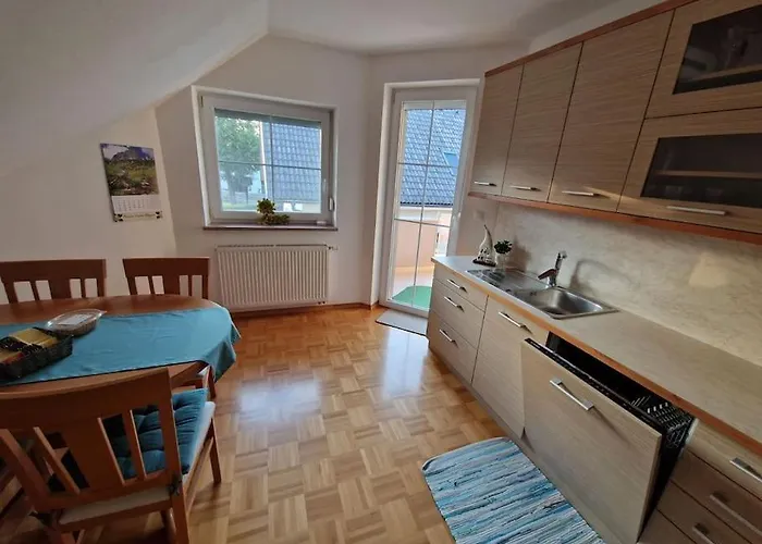 Apartma Aurora 公寓 Hrase